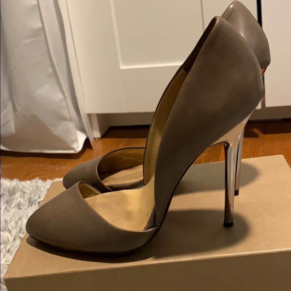L.A.M.B. pumps. Goes with everything! - Picture 4 of 8